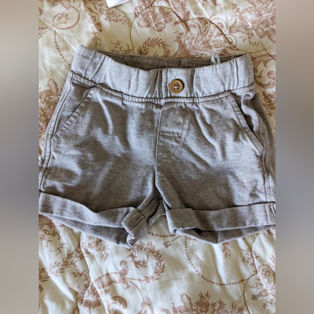 H&M Beige Cotton Shorts (4-6m)